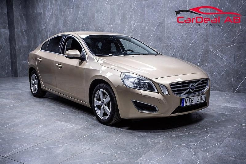 Brun Begagnad 2010 Volvo S60 Momentum Sedan | 89 800 kr (Marknadspris) - Bild 1/4