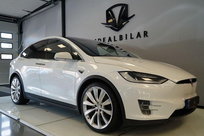 Begagnad 2016 Tesla Model X SUV | 314 900 kr (Superpris) - Bild 1/4