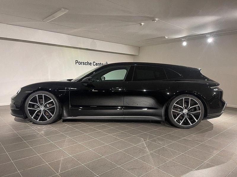 Begagnad Porsche Taycan Sport Turismo 320 kW (436 HK) 2024 Svart Sedan