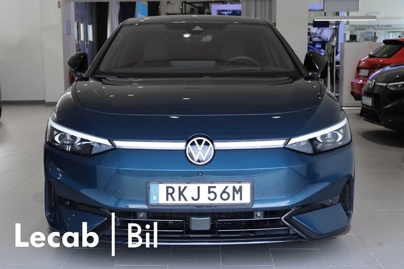 Aquamarine blue metallic black Begagnad 2023 VW ID.7 Pro Sedan | 489 500 kr - Bild 1/4