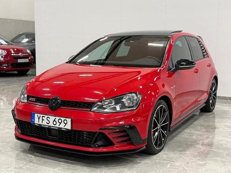 Begagnad VW Golf VII GTI Clubsport 265 HK (194 kW) 2016 Flerfärgad Halvkombi