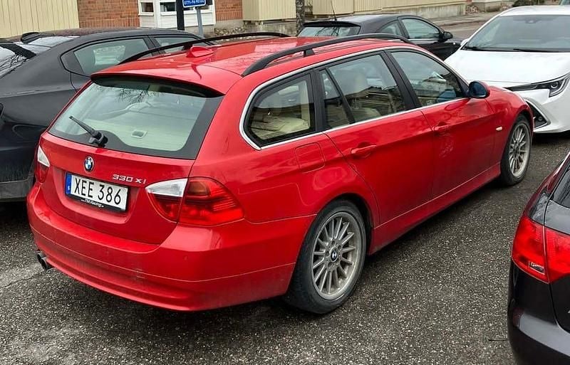 Begagnad BMW 330 258 HK (189 kW) 2006 Kombi