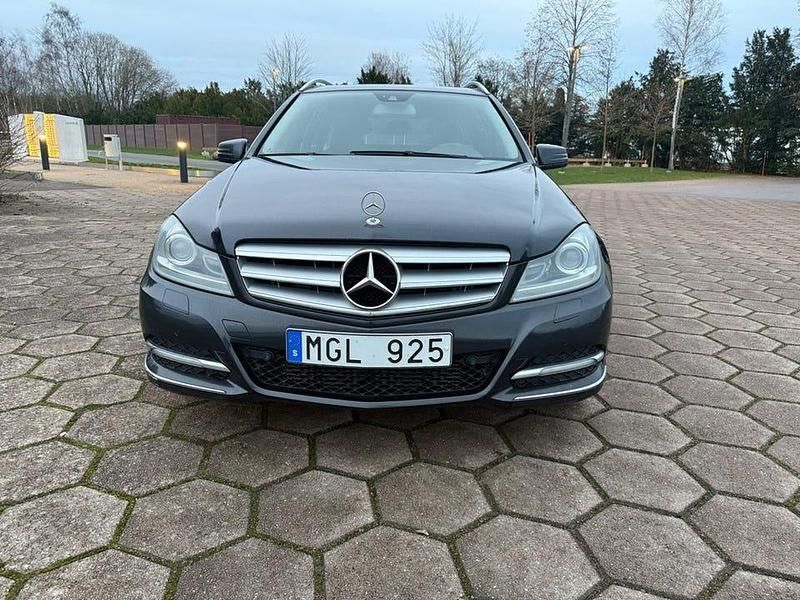 Begagnad Mercedes C250 Avantgarde 204 HK (150 kW) 2011 Svart Kombi