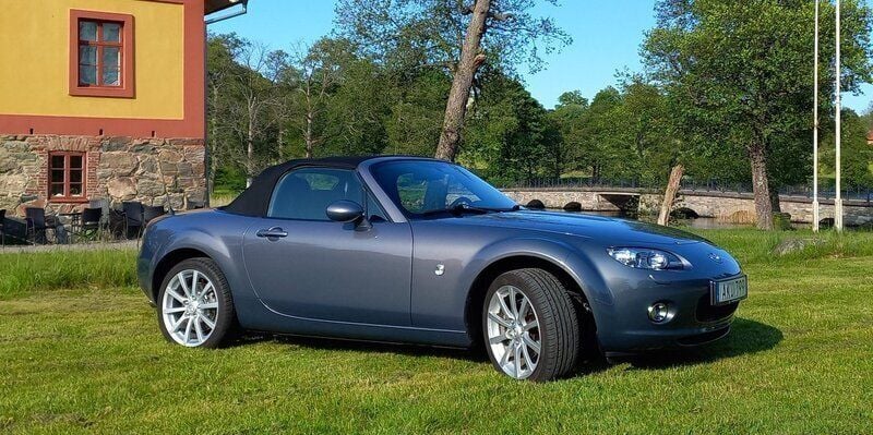 Grå Begagnad 2006 Mazda MX5 Cab | 134 000 kr (Bra pris) - Bild 1/4