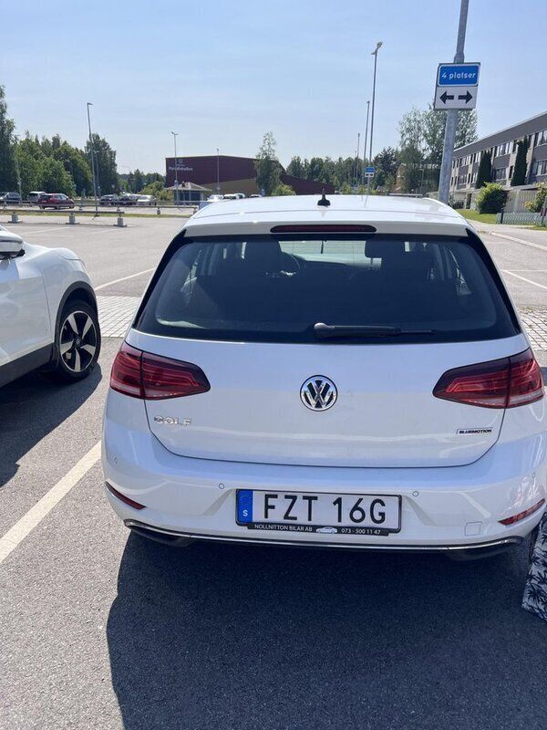 Vit Begagnad 2019 VW Golf VII Halvkombi | 145 000 kr (Marknadspris) - Bild 1/4