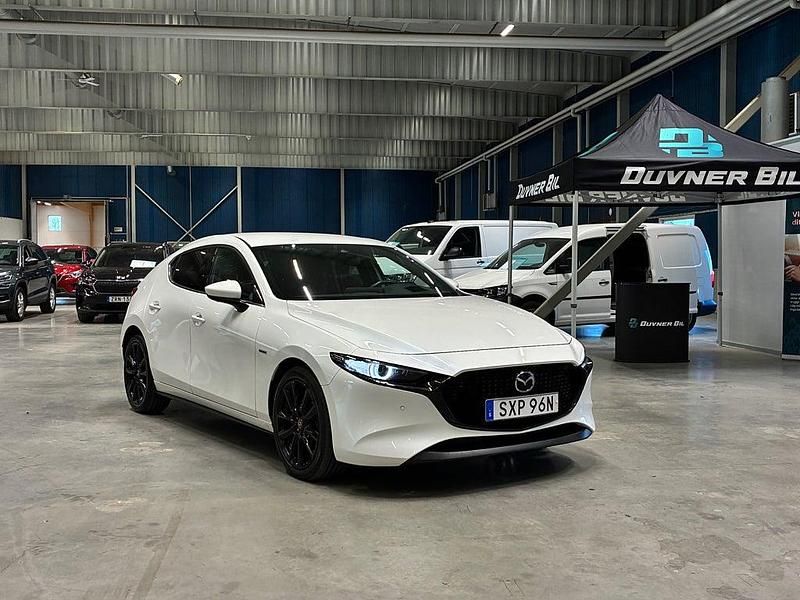 Vit Begagnad 2020 Mazda 3 Inclusive Halvkombi | 239 900 kr - Bild 1/4