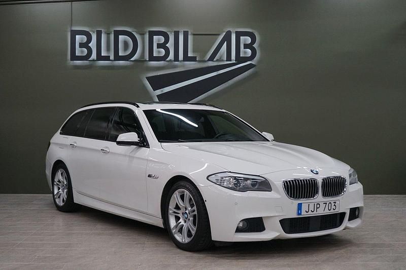 Vit Begagnad 2012 BMW 520 M Sport Kombi | 169 900 kr (Dyr) - Bild 1/4