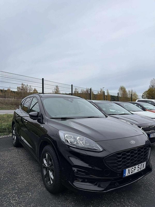 Svart Begagnad 2022 Ford Kuga Business Edition SUV | 319 900 kr (Lite dyr) - Bild 1/1