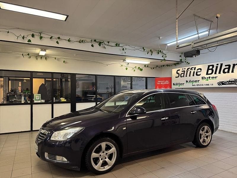 Blå Begagnad 2012 Opel Insignia Cosmo Kombi | 44 900 kr (Marknadspris) - Bild 1/4