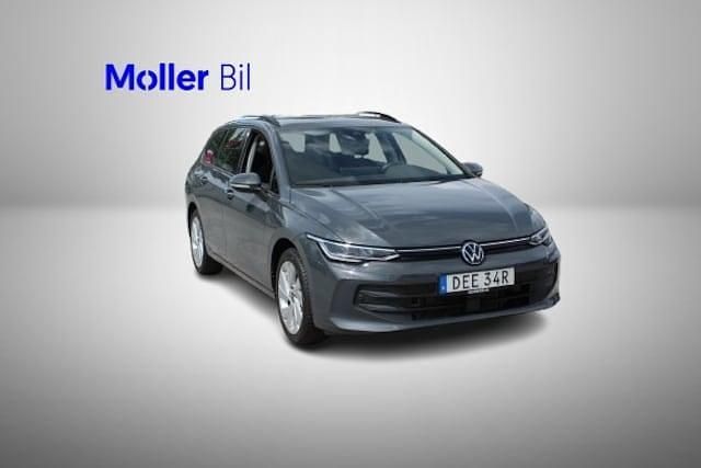Grå (dolphin grey metallic) Begagnad 2024 VW Golf VIII Life Kombi | 329 000 kr (Marknadspris) - Bild 1/4