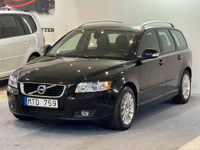 Svart Begagnad 2012 Volvo V50 Momentum Kombi | 79 900 kr (Lite dyr) - Bild 1/4