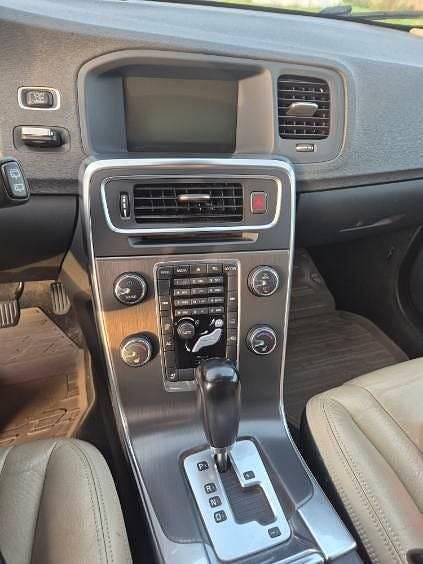 Begagnad Volvo V60 163 HK (119 kW) 2011 Kombi