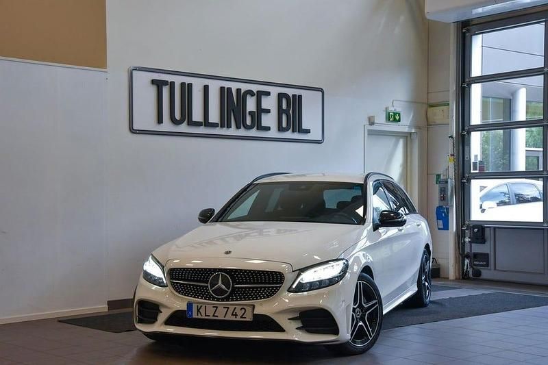 Vit Begagnad 2018 Mercedes C200 AMG Kombi | 229 900 kr (Marknadspris) - Bild 1/4