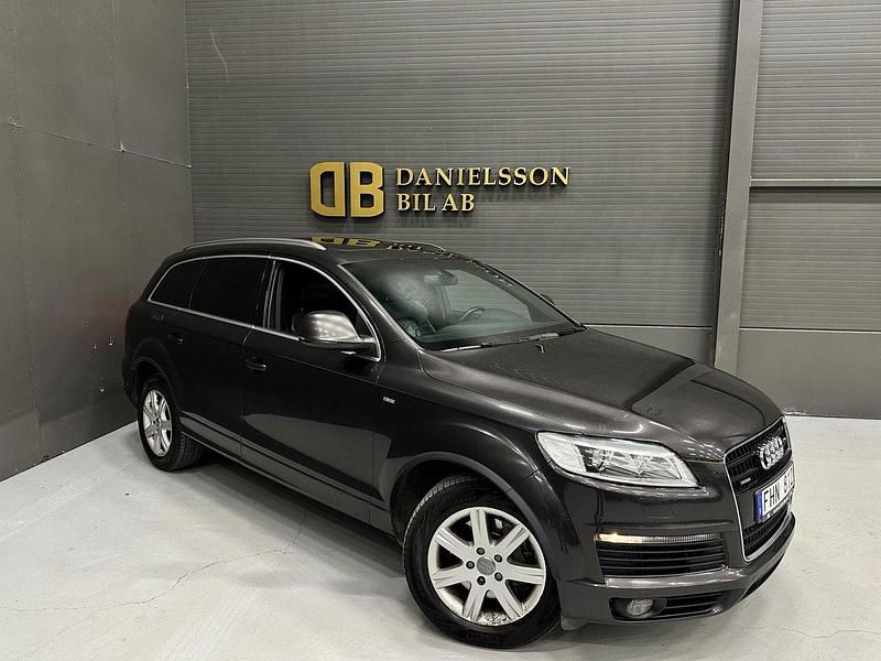 Grå Begagnad 2007 Audi Q7 S-Line SUV | 84 800 kr (Marknadspris) - Bild 1/4
