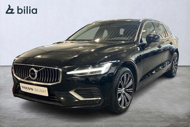 Svart Begagnad 2022 Volvo V60 Kombi | 349 900 kr (Marknadspris) - Bild 1/3