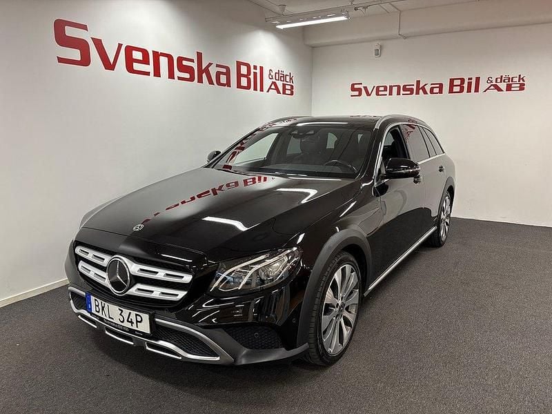 Svart Begagnad 2019 Mercedes E220 Avantgarde Kombi | 319 000 kr (Marknadspris) - Bild 1/4