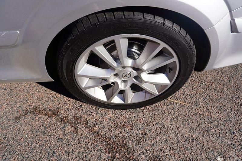 Begagnad Opel Astra 140 HK (102 kW) 2006 Silver