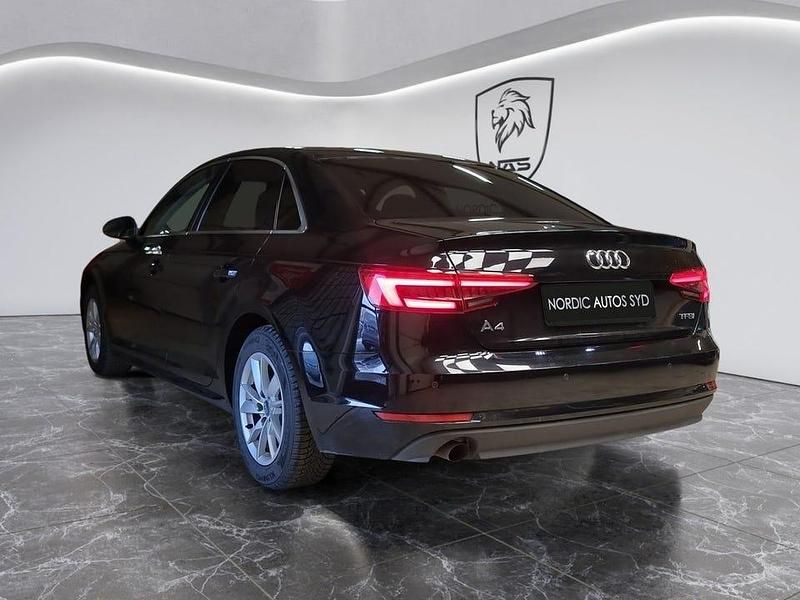 Begagnad Audi A4 Proline 150 HK (110 kW) 2016 Svart Sedan