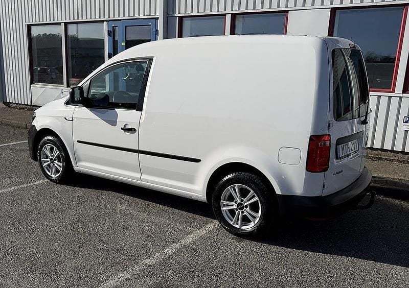 Begagnad VW Caddy 75 HK (55 kW) 2016 Candy white Minibuss