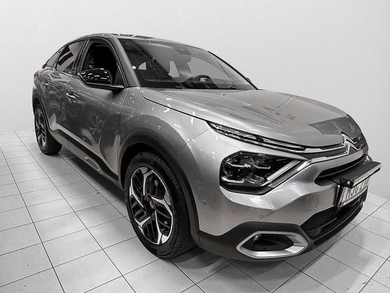 Begagnad Citroën C4 Shine 131 HK (96 kW) 2023 Grå Halvkombi