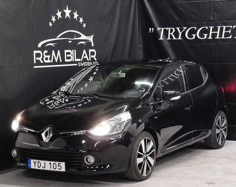Svart Begagnad 2016 Renault Clio IV Halvkombi | 94 800 kr (Lite dyr) - Bild 1/4