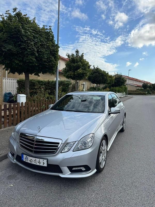 Begagnad 2010 Mercedes E350 Sedan | 140 000 kr (Marknadspris) - Bild 1/4