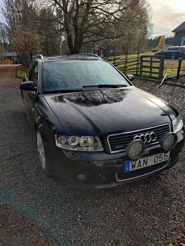 Svart Begagnad 2004 Audi A4 Comfort Kombi | 12 000 kr (Bra pris) - Bild 1/4