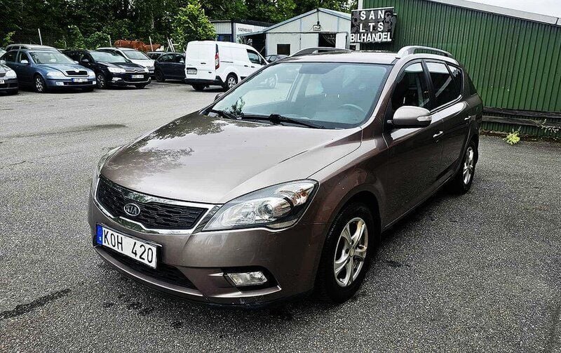 Mörkgrå Begagnad 2009 Kia Ceed Sportswagon 4 Kombi | 64 900 kr (Marknadspris) - Bild 1/4