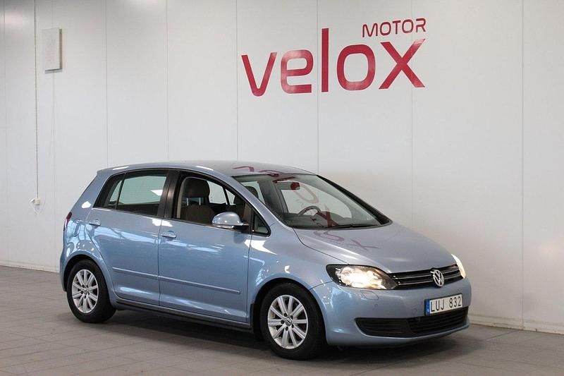 Ljusblå Begagnad 2011 VW Golf VII Halvkombi | 59 900 kr (Marknadspris) - Bild 1/4