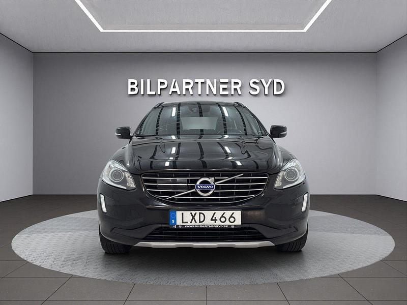 Svart Begagnad 2017 Volvo XC60 Momentum SUV | 149 900 kr (Marknadspris) - Bild 1/4