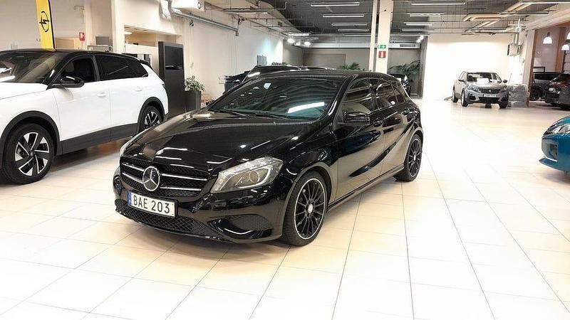 Svart Begagnad 2013 Mercedes A220 Executive Halvkombi | 149 900 kr (Lite dyr) - Bild 1/4