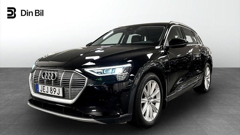 Brilliantsvart Begagnad 2022 Audi e-tron Proline SUV | 359 900 kr (Bra pris) - Bild 1/4