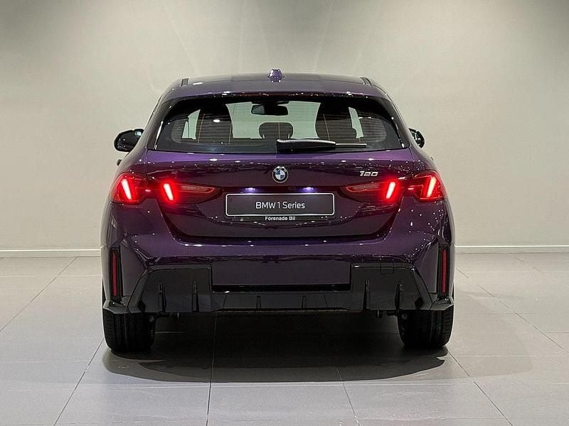 Ny BMW 120 M Sport 2026 Lila Halvkombi