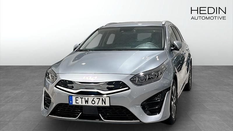 Grå (grey) Begagnad 2022 Kia Ceed Sportswagon Advance Kombi | 259 900 kr (Marknadspris) - Bild 1/4