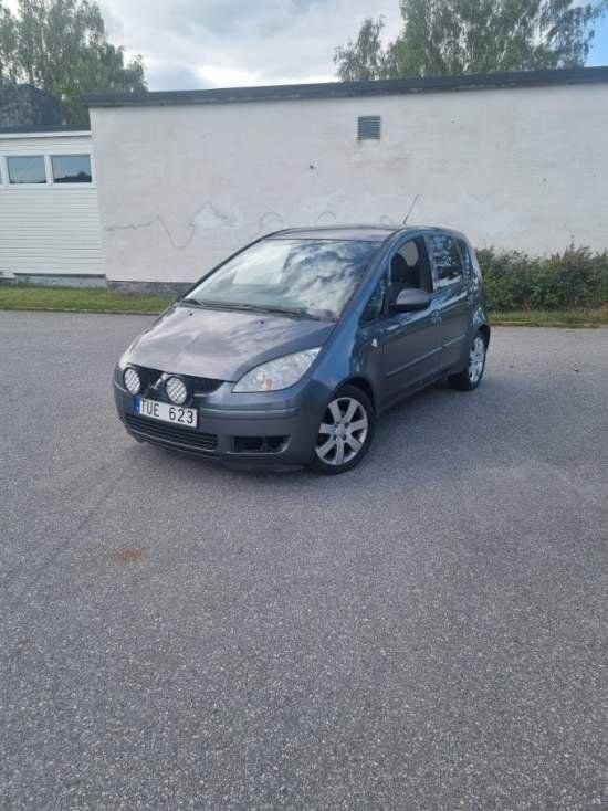 Grå Begagnad 2007 Mitsubishi Colt Halvkombi | 14 900 kr (Marknadspris) - Bild 1/4