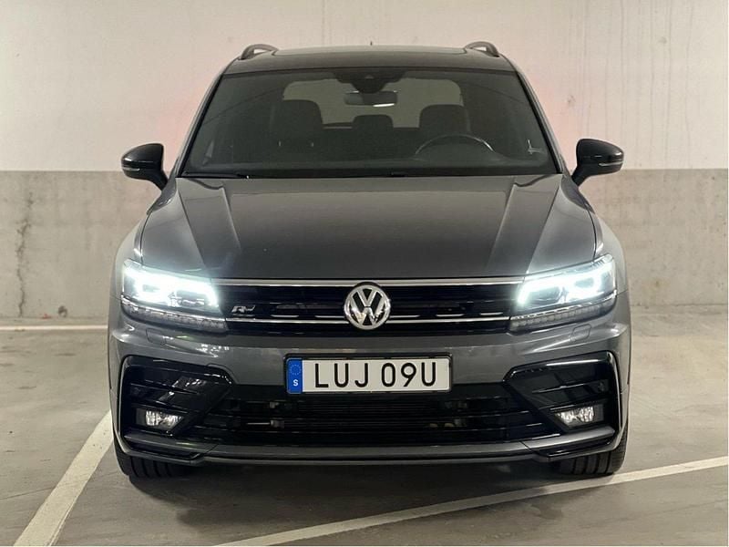 Grå Begagnad 2020 VW Tiguan GT SUV | 355 000 kr (Marknadspris) - Bild 1/4