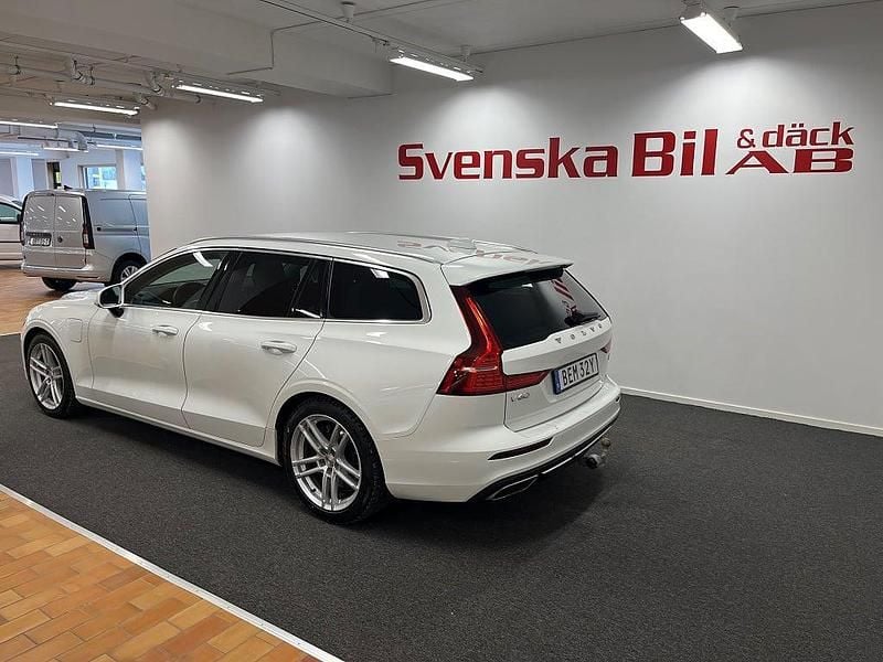 Begagnad Volvo V60 Inscription 340 HK (250 kW) 2020 Vit Kombi