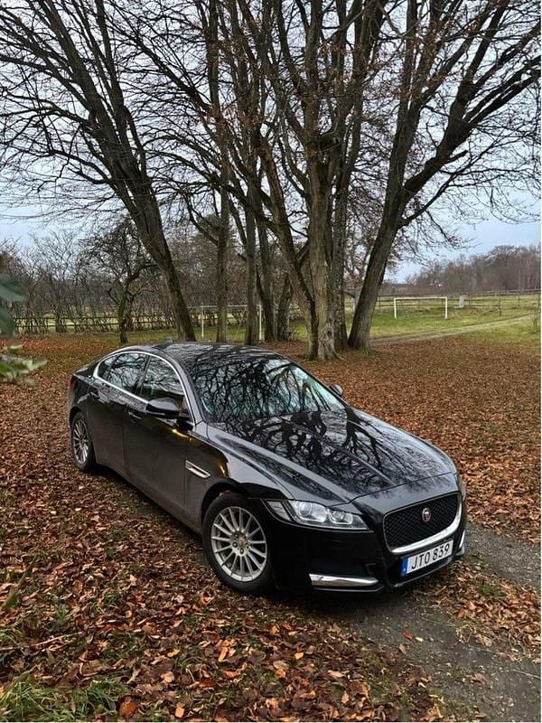 Svart Begagnad 2016 Jaguar XF Sedan | 158 000 kr - Bild 1/1