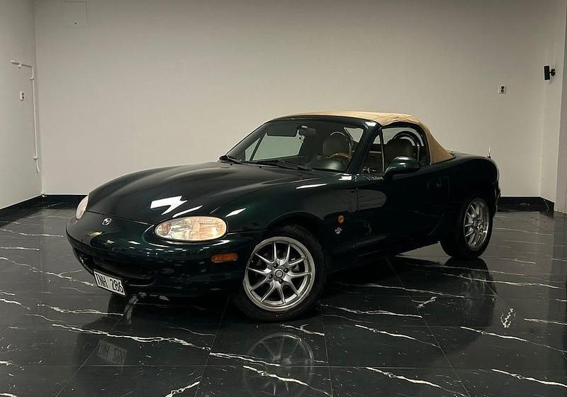 Begagnad Mazda MX5 110 HK (80 kW) 1999 Mörkgrön Cab