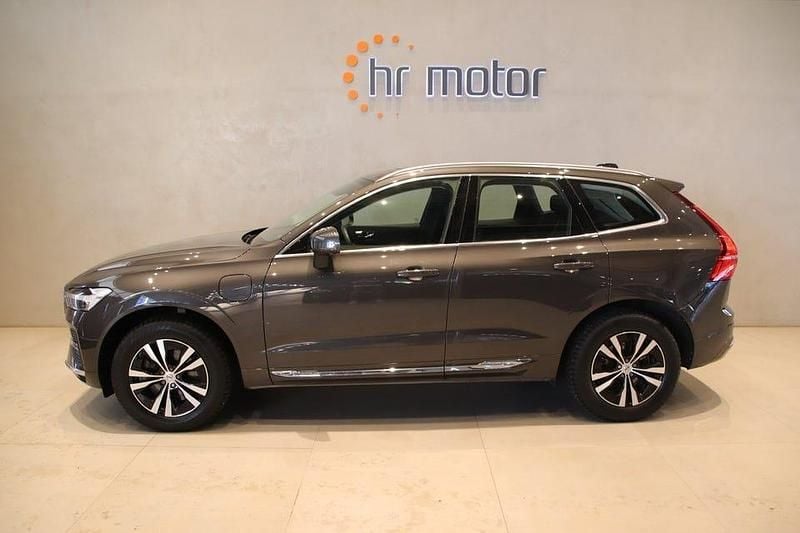 Begagnad Volvo XC60 Plus 350 HK (257 kW) 2022 Grå SUV