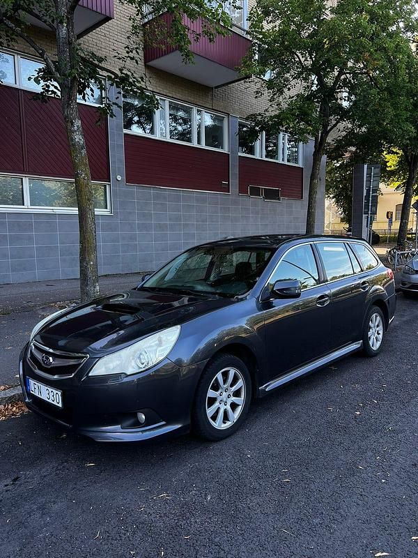 Begagnad 2011 Subaru Legacy Kombi | 34 900 kr (Bra pris) - Bild 1/4
