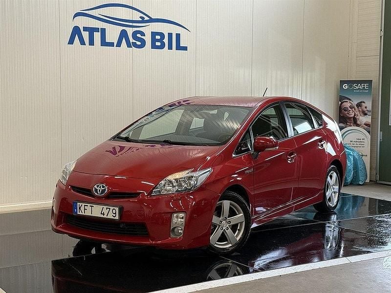 Mörkröd Begagnad 2009 Toyota Prius Halvkombi | 94 900 kr (Marknadspris) - Bild 1/4