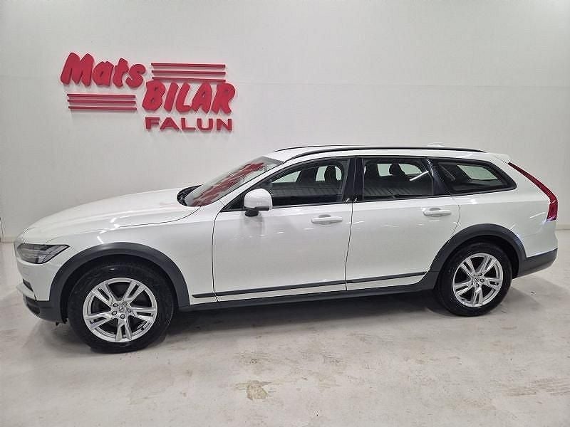 Vit Begagnad 2018 Volvo V90 CC Kinetic Kombi | 249 900 kr (Dyr) - Bild 1/4