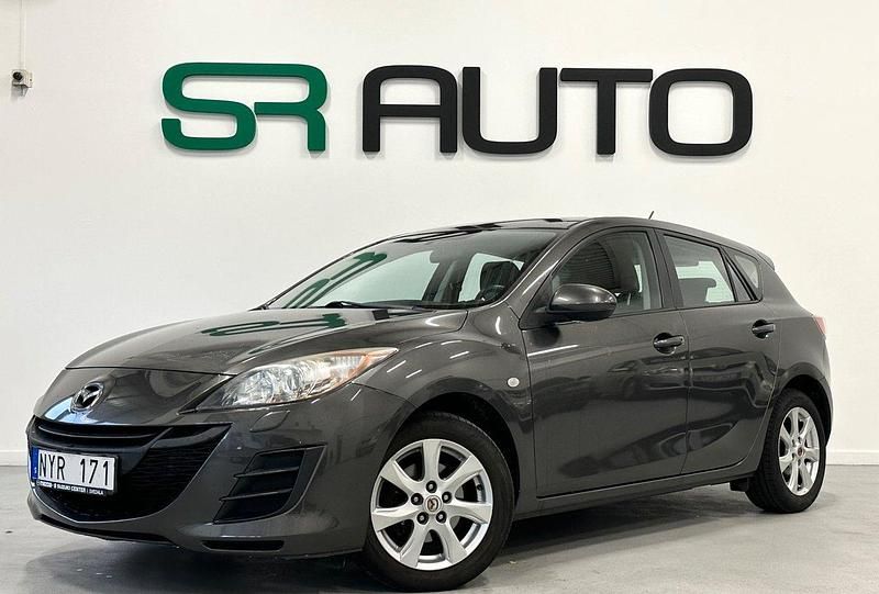 Grå Begagnad 2010 Mazda 3 Inclusive Halvkombi | 79 900 kr (Marknadspris) - Bild 1/4