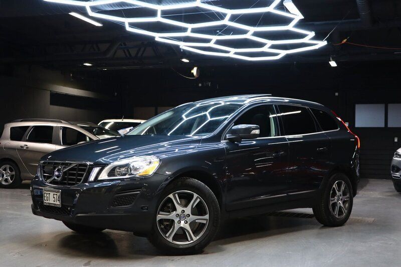 Mörkgrå (grå) Begagnad 2012 Volvo XC60 Summum SUV | 199 900 kr (Bra pris) - Bild 1/4