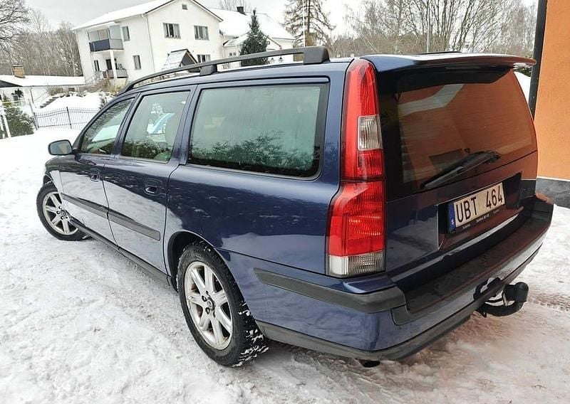 Begagnad Volvo V70 Business Edition 209 HK (153 kW) 2004 Blå Kombi