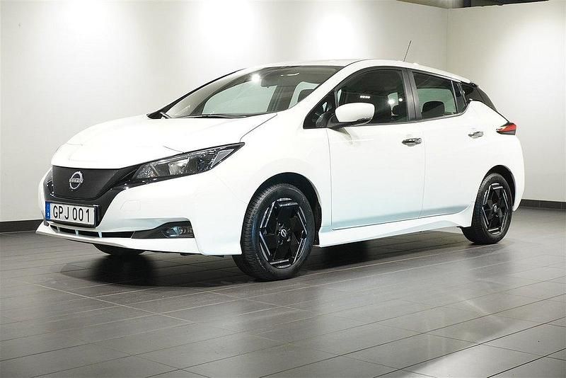Vit Begagnad 2022 Nissan Leaf Acenta Halvkombi | 169 800 kr (Marknadspris) - Bild 1/4
