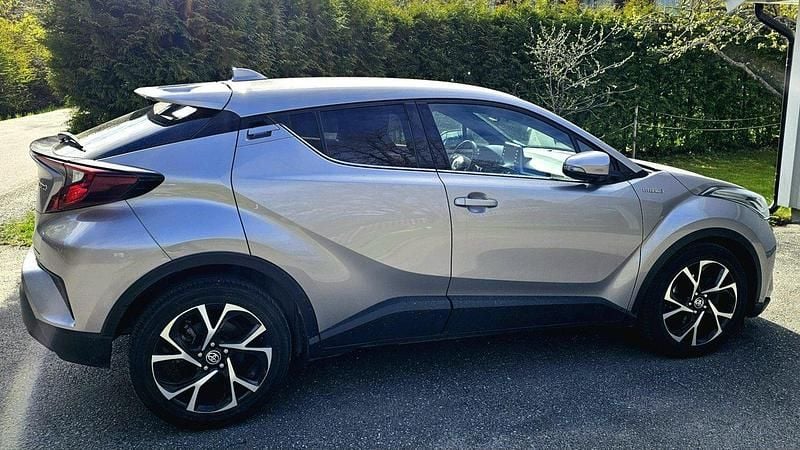 Begagnad 2020 Toyota C-HR SUV | 260 000 kr - Bild 1/4