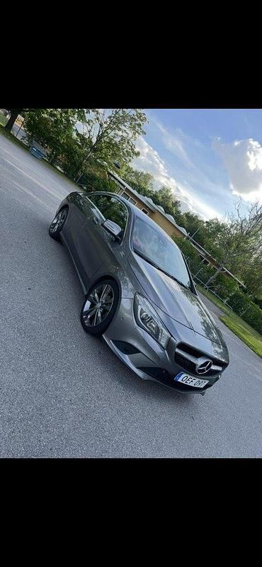 Grå Begagnad 2016 Mercedes CLA220 Sedan | 200 000 kr (Lite dyr) - Bild 1/4
