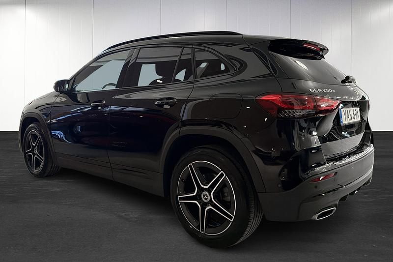 Begagnad Mercedes GLA250 AMG 218 HK (160 kW) 2022 Svart SUV